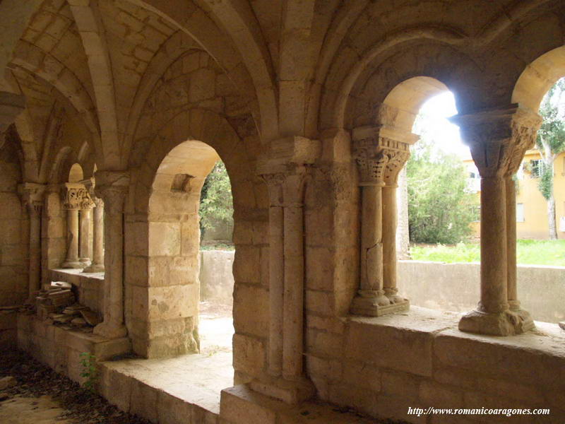 INTERIOR DE LA FACHADA OESTE DE LA SALA CAPITULAR